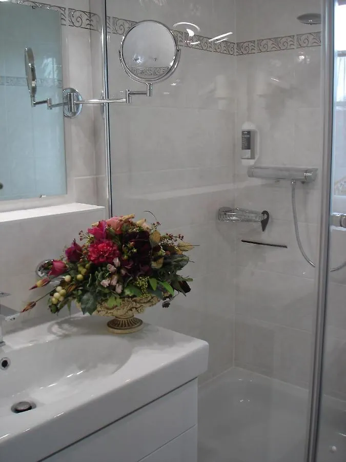 Europa Residenz Deluxe Suite 307 Mit Einem Schlafzimmer, 2 Balkone, Doppelstellplatz, Zwei Baeder Bad Fussing 0*,  Germany